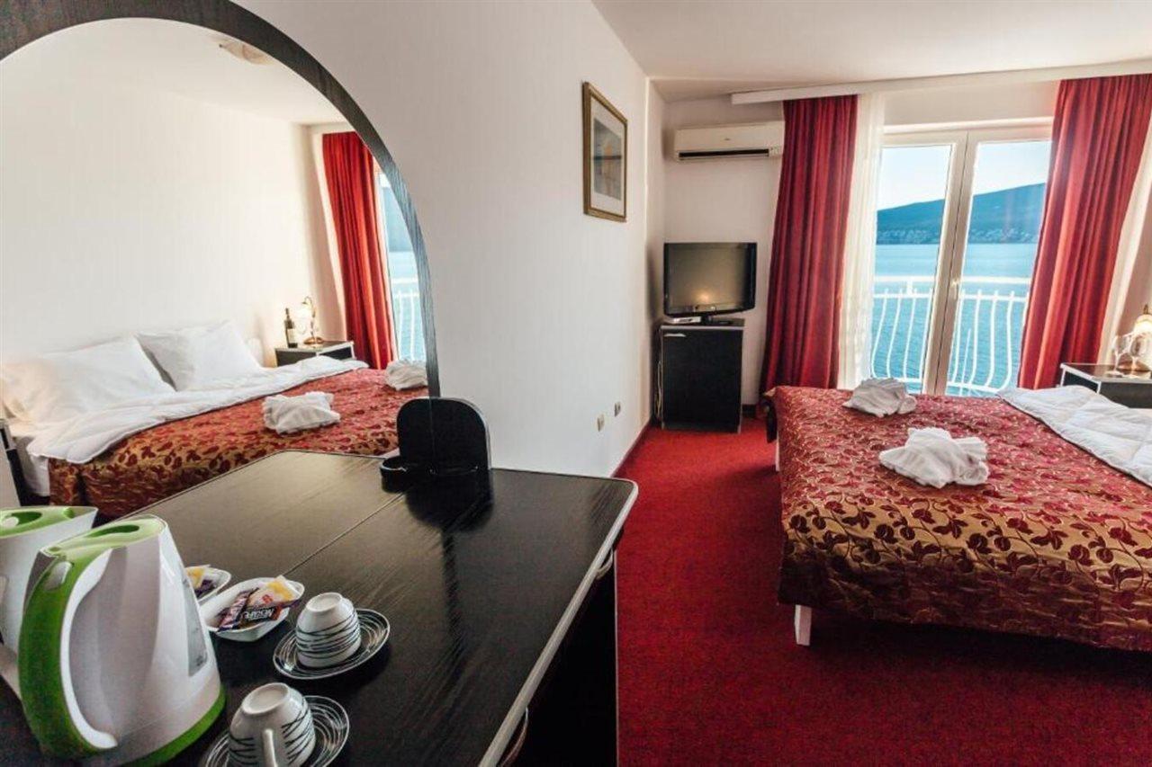 Hotel Azzurro Herceg Novi Eksteriør bilde