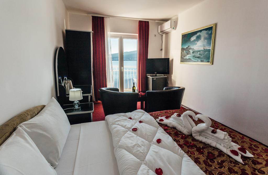 Hotel Azzurro Herceg Novi Eksteriør bilde