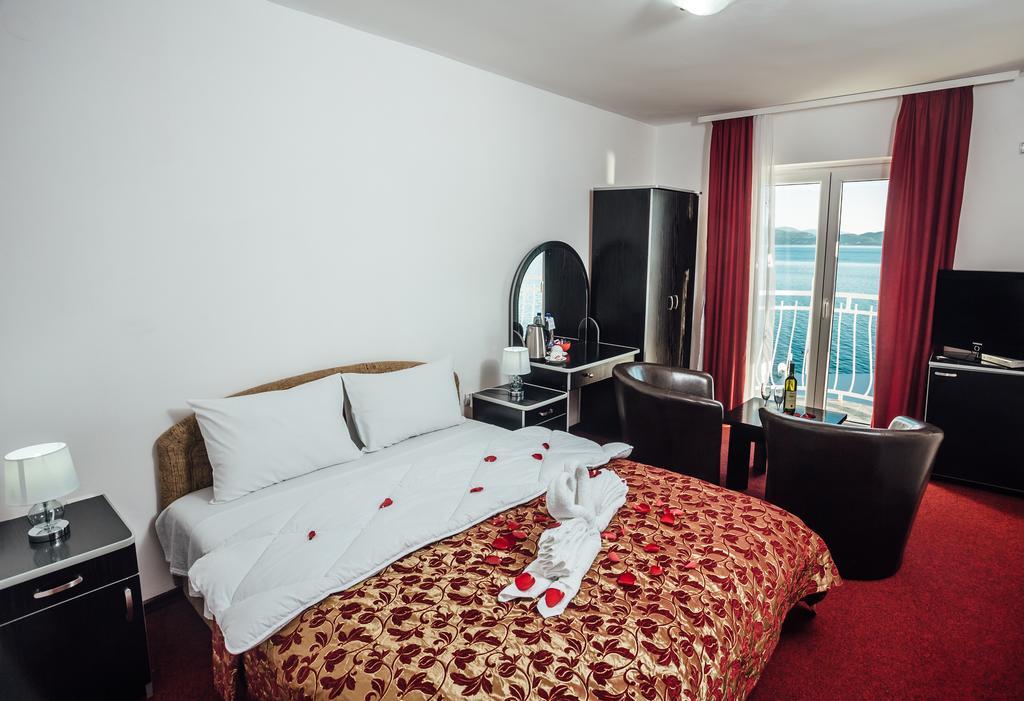 Hotel Azzurro Herceg Novi Eksteriør bilde